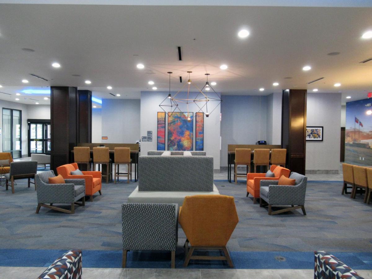 La Quinta Inn & Suites By Wyndham Dallas - Frisco Stadium Ngoại thất bức ảnh