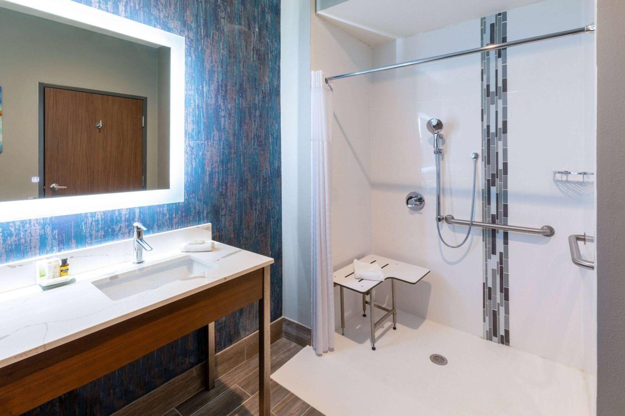 La Quinta Inn & Suites By Wyndham Dallas - Frisco Stadium Ngoại thất bức ảnh